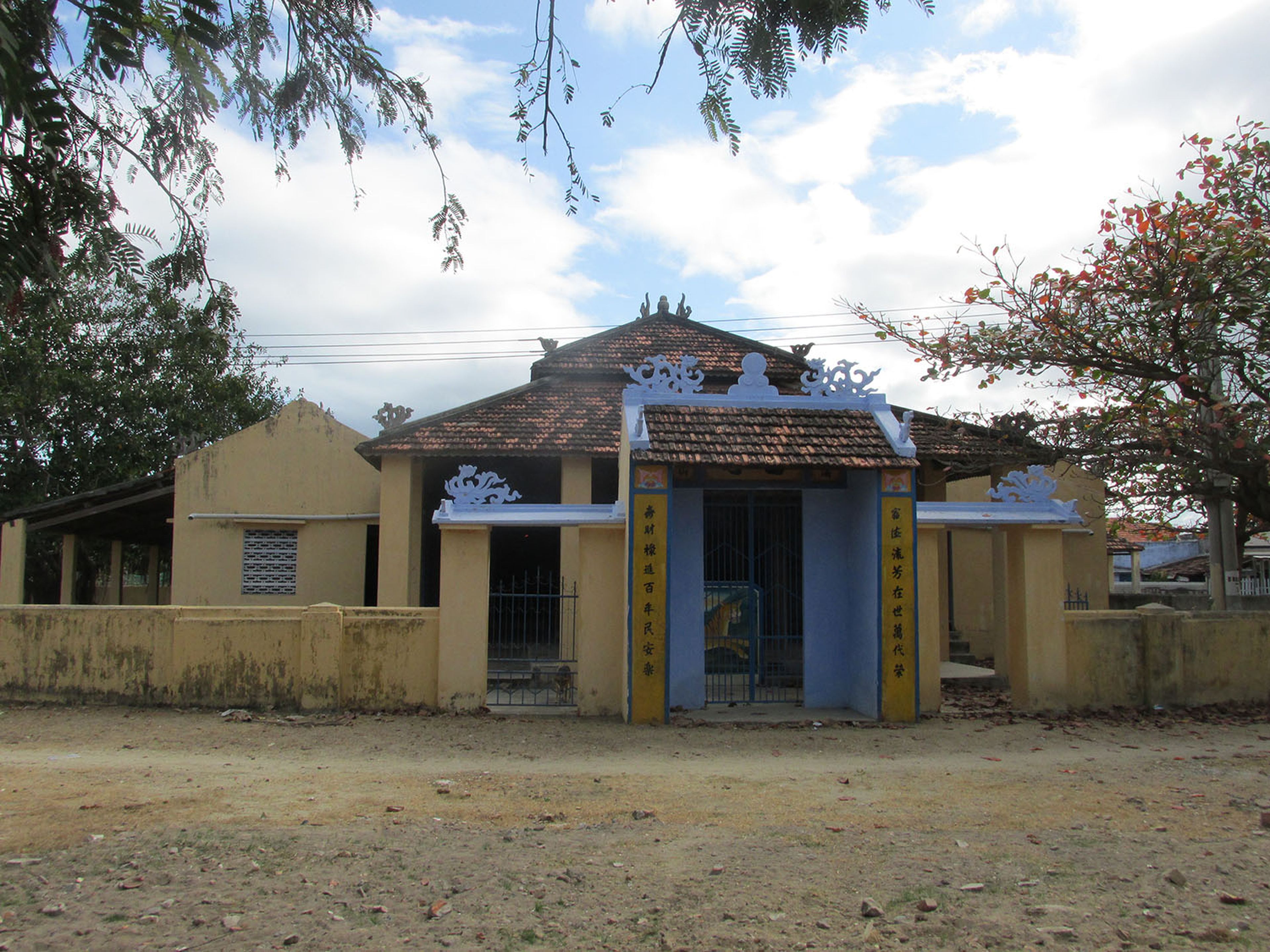 Phu Tho Communal House - Hình 1